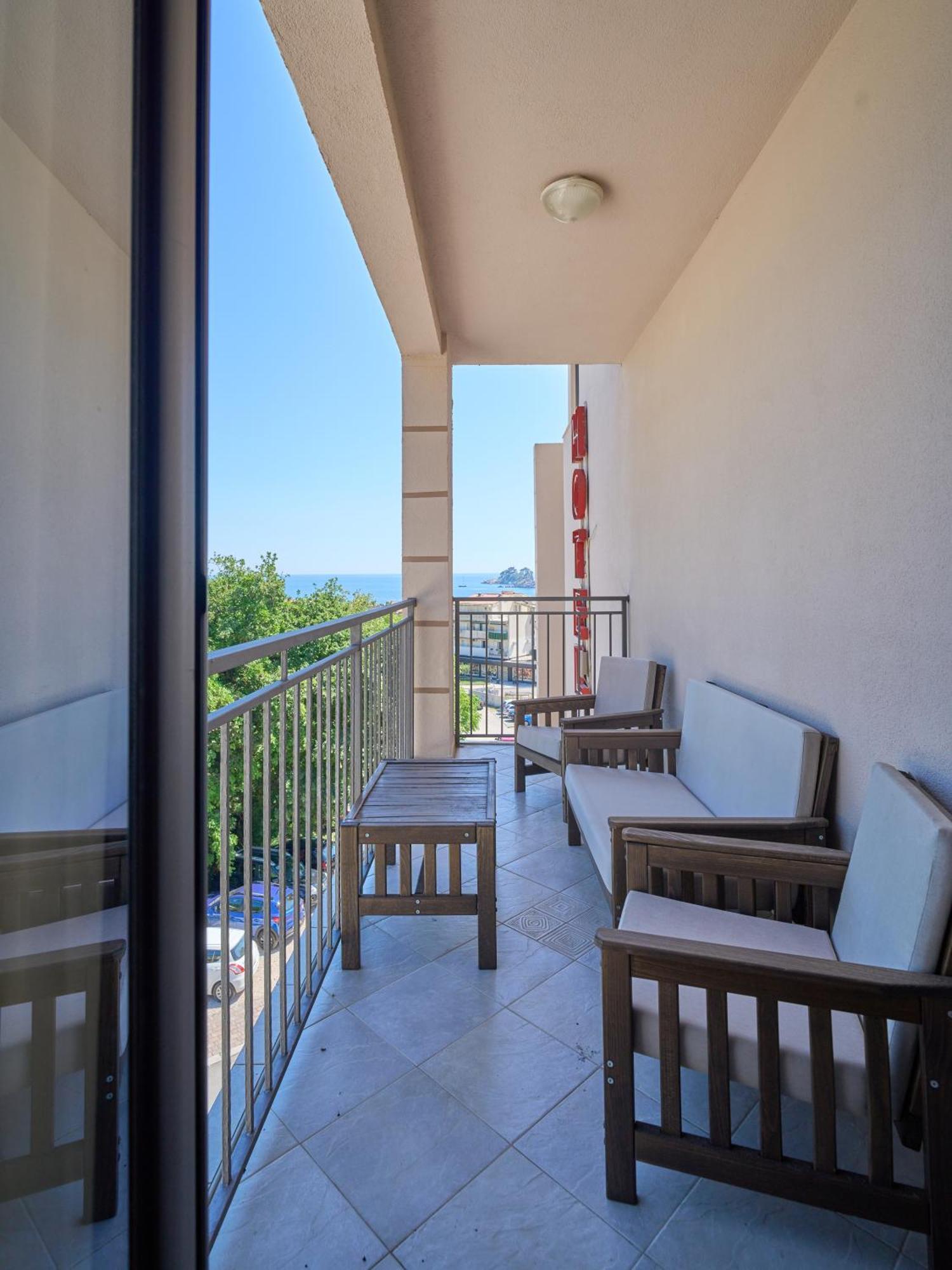 Hotel Petrovac Exterior foto